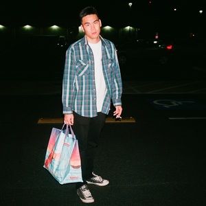 Meet your Posher, Dustin